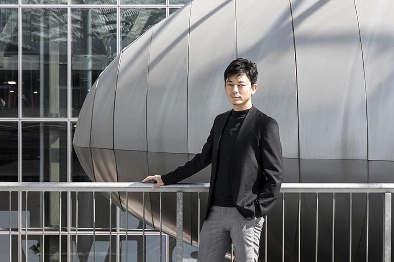 Taiju Yamashita, architetto e designer.I suoi progetti sono caratterizzati da un’espressività libera ed equilibrata, basata su una miriade di armonie.