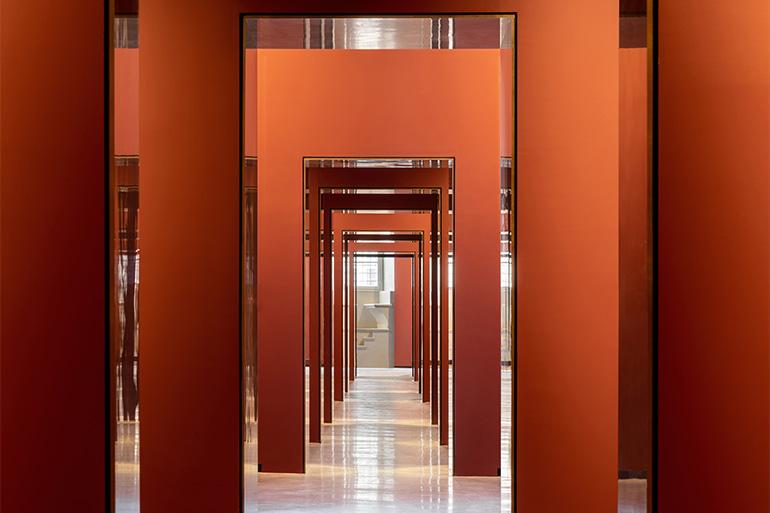 La menzione d’onore è stata conferita a Labics, per l’intervento di completamento delle aree Museali di Palazzo dei Diamanti (Ferrara, 2022). La giuria ha evidenziato come “il progetto di restauro, valorizzazione e ampliamento del Palazzo sia un esempio virtuoso di intervento architettonico come strumento di rilettura e attualizzazione funzionale e culturale di un edificio storico di enorme valore. Il progetto merita il riconoscimento non solo per la sua qualità intrinseca ma anche per essersi affermato non
