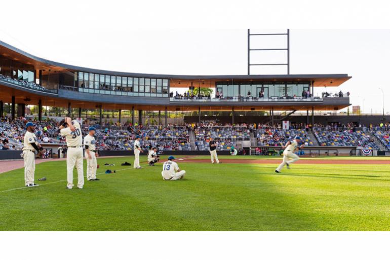 Snow Kreilich Architects, Ryan A+E e AECOM, CHS Field